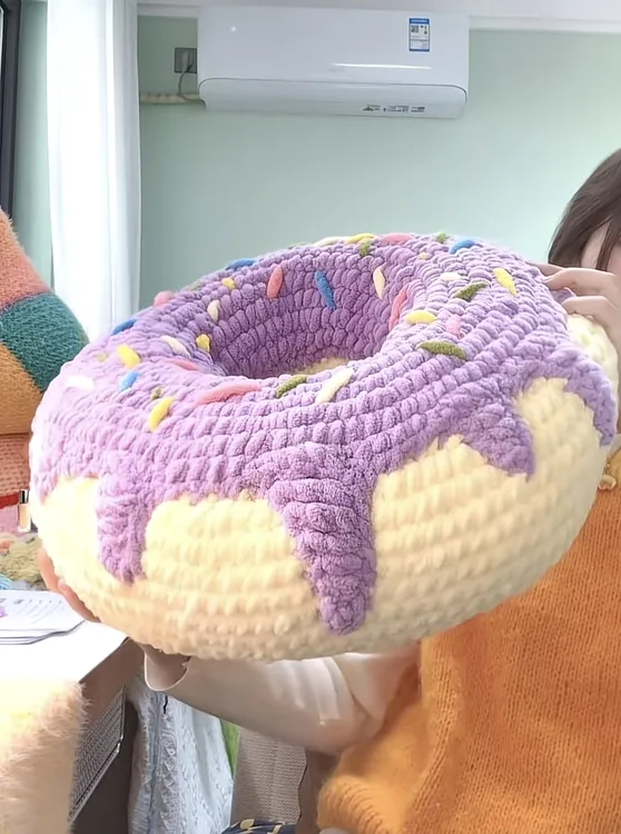手工新款粗毛线靠枕钩织超大甜甜圈抱枕DIY材料包送朋友自制礼物