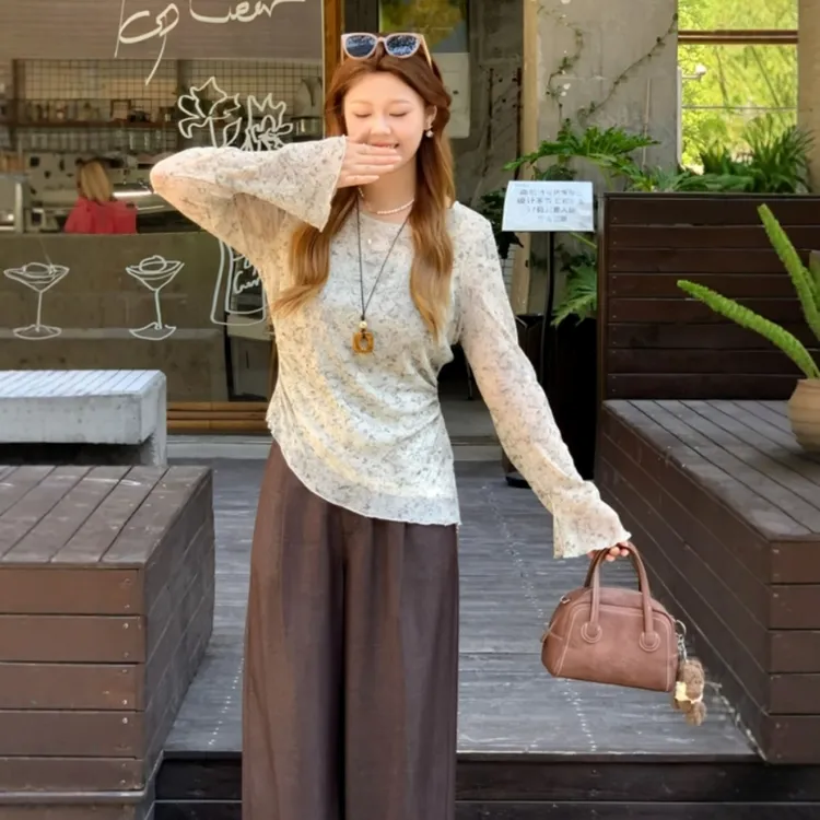 大码女装喇叭长袖碎花不规则上衣2025秋季胖mm显瘦内搭打底针织衫