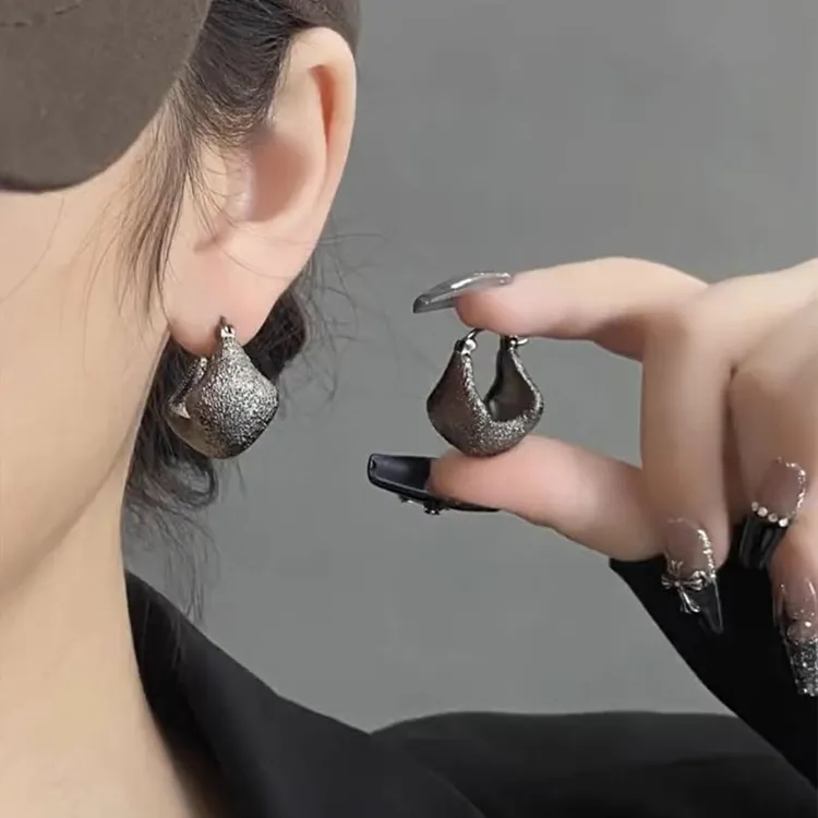 复古枪黑色不规则耳扣小众设计高级感新款春夏百搭时尚耳环女1645
