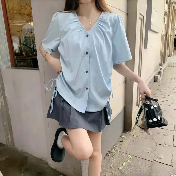 大码V领短袖衬衫女夏季弧形下摆抽绳上衣微胖MM宽松遮肚正肩衬衣