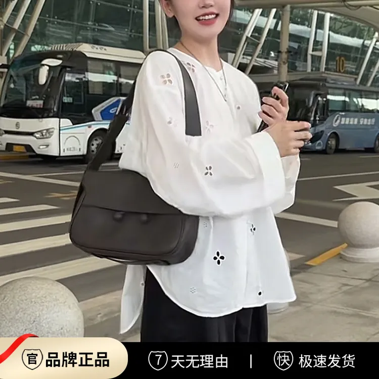 正品直播款托卡植鞣真皮邮差包单肩斜挎包2025秋冬新款女士休闲包