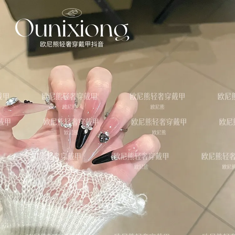 纯欲晕染腮红气质法式烤指甲花粉荆棘黑指甲套装手工美甲甜酷