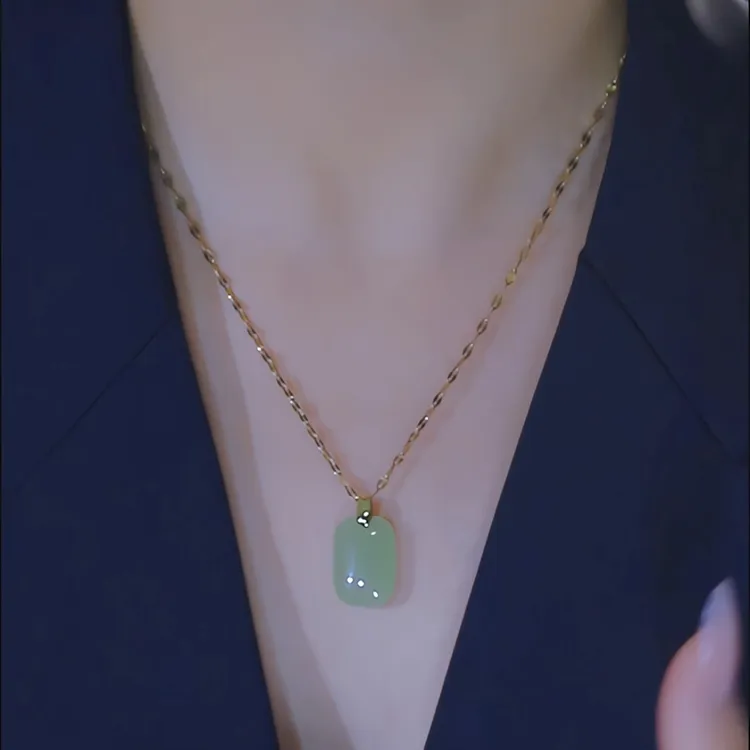 钛钢项链 新款轻奢小众百搭简约锁骨链项链女士ins小饰品无事牌