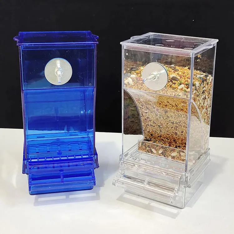 鸟食盒鸟料盒新款自动下料鸟食盒防洒防溅透明料盒鹦鹉自动喂食器