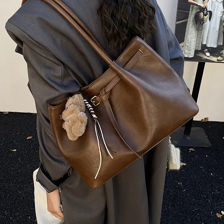 时尚单肩包大容量手提包2025新款潮休闲包简约洋气通勤包秋季女包