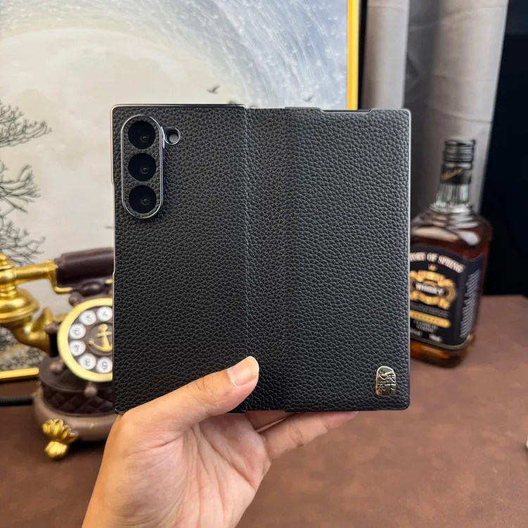 适用三星zfold567手机壳翻盖磁吸皮套W24W25心系天下商务简约男款