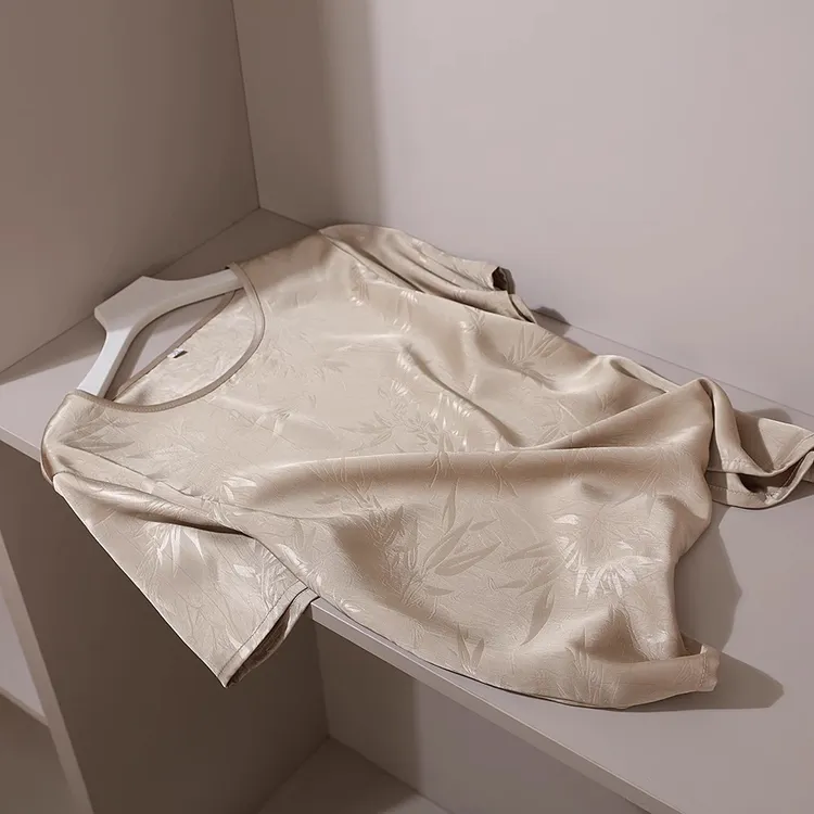  捡漏！质感超好！女士亲肤缎面百搭新中式国风短袖T恤