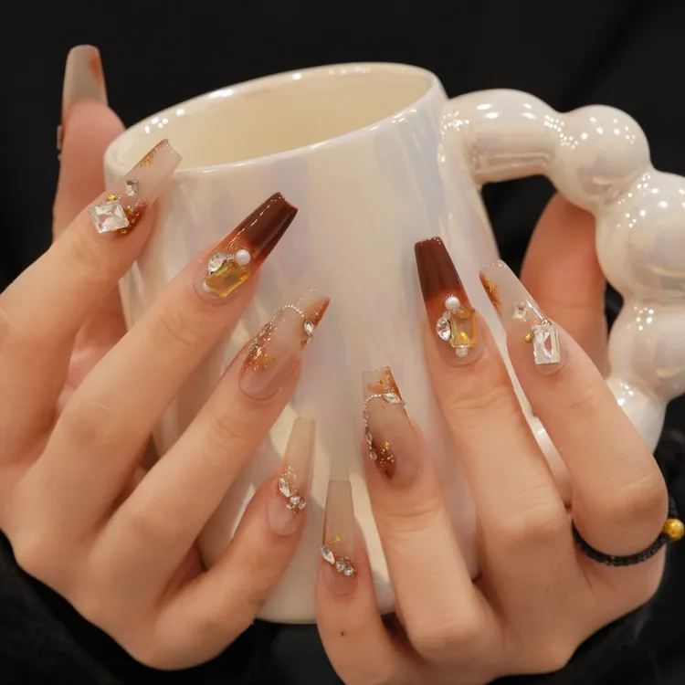 新款穿戴甲纯手工制作梯形甲渐变堆钻珍珠异形饰品显白气质成品甲