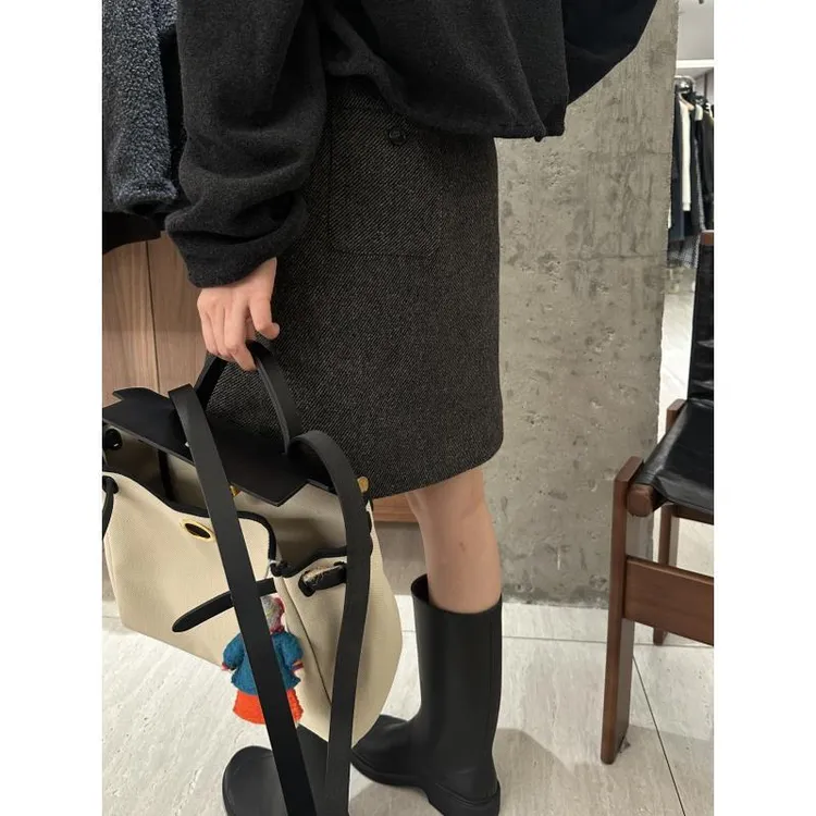 羊毛色织后口袋半裙   J25BQ793