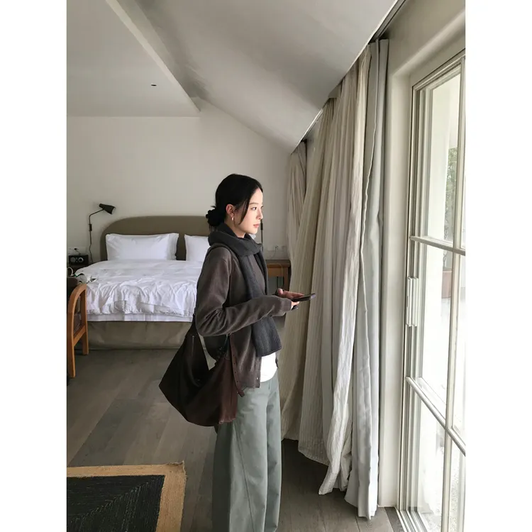 ZHONG HE· 滕捣捣 25秋新款超柔绵羊毛极简圆领毛针织开衫上衣女