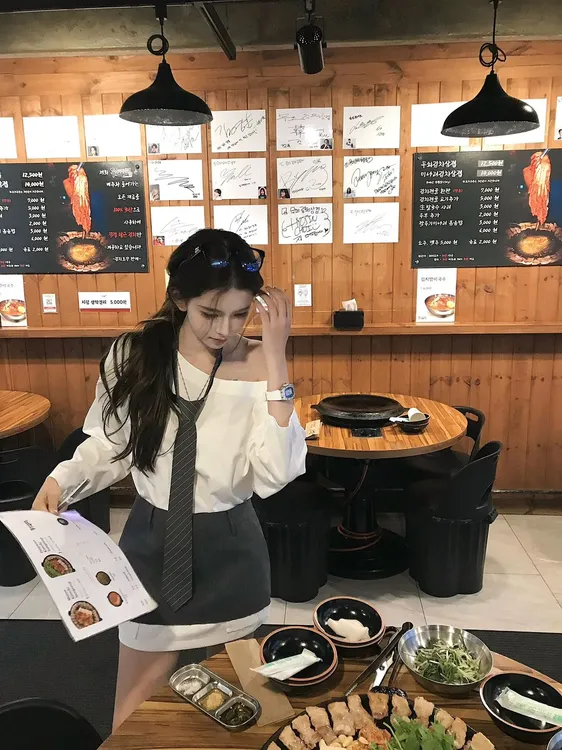 学院风时尚职业洋气露肩长袖衬衫上衣女气质高腰半身裙两件套装
