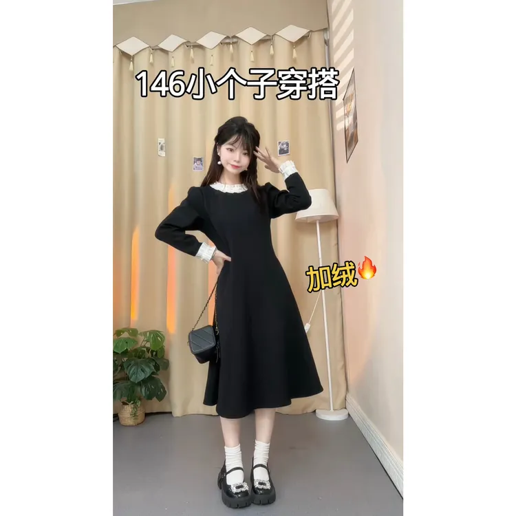 小个子改版赫本风撞色显瘦法式气质加绒连衣裙小黑裙