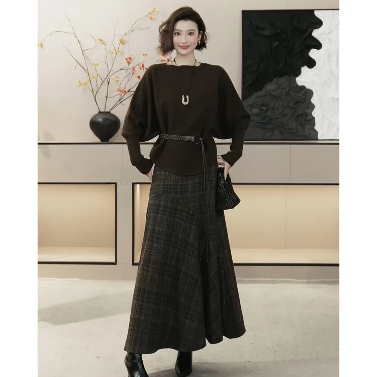 【京京】2025冬季新款气质时尚套装腰带针织长袖复古CSZWW860131