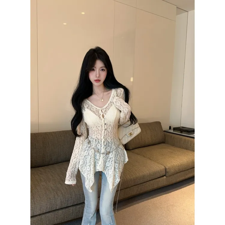 蕾丝提花设计不规则V领T恤时尚性感镂空排扣小众百搭长袖上衣