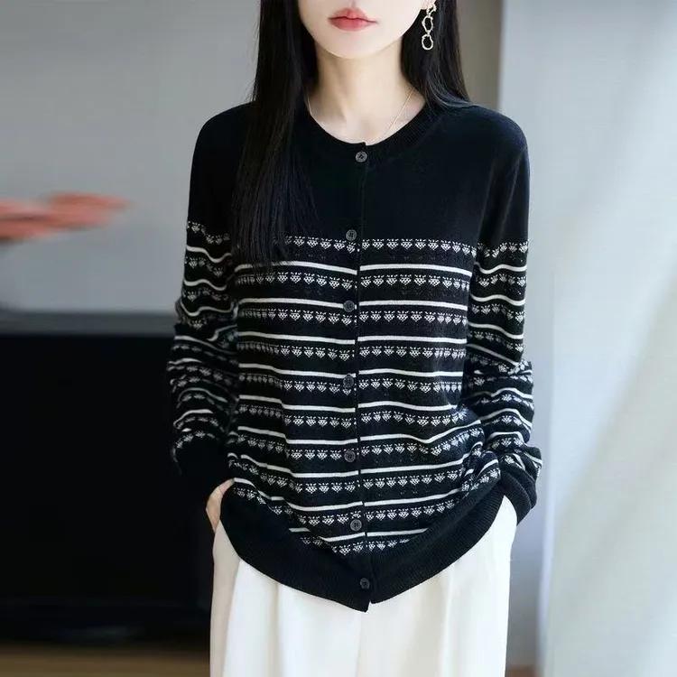 早秋条纹针织开衫外套女2025新款春秋外搭洋气大码女装上衣