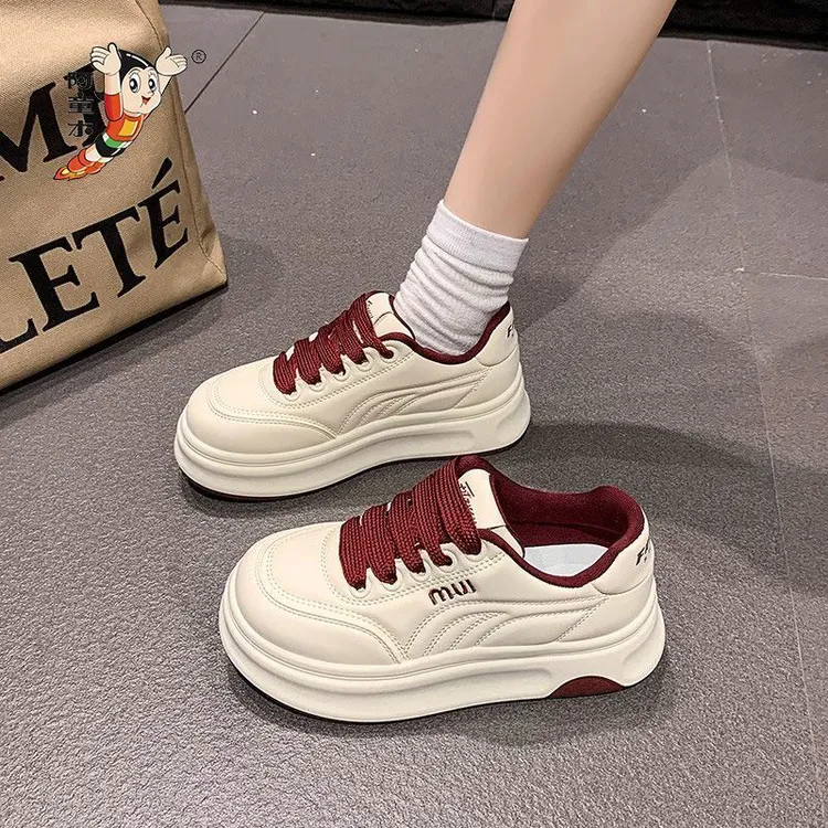 2025春秋新款厚底百搭增高运动板鞋休闲面包鞋爆款学生小白鞋女