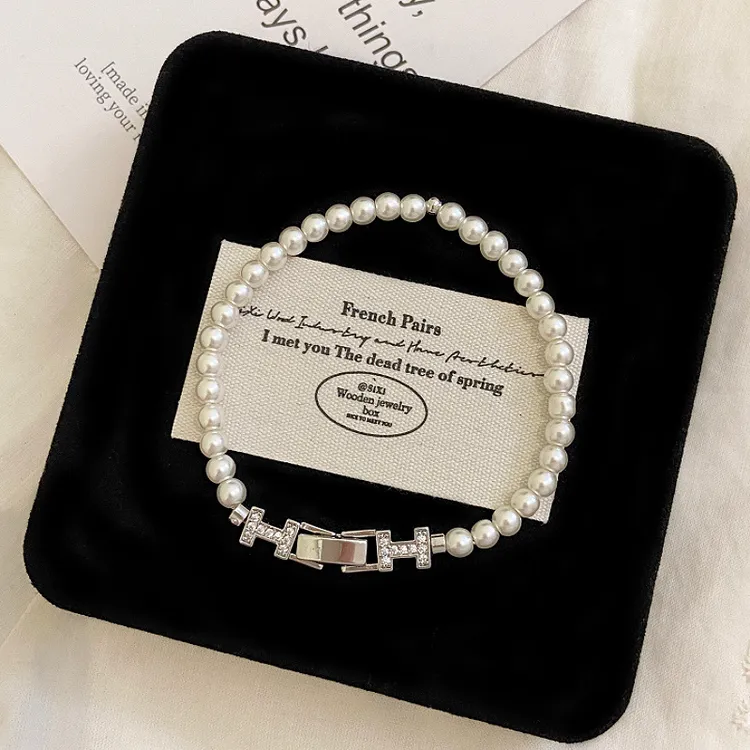 铜合金仿珍珠手链 施家卡扣手链女精致百搭设计轻奢高级时尚手饰