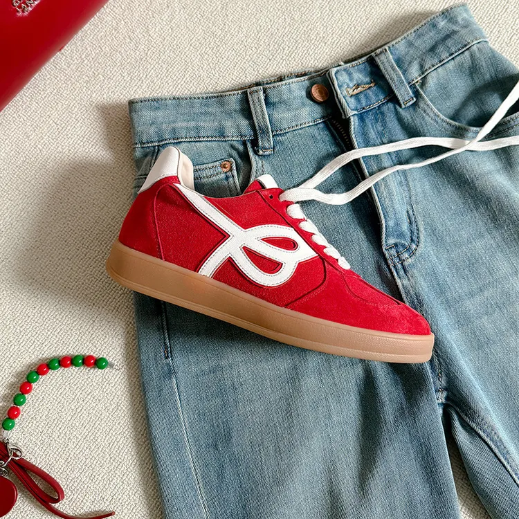葡萄妈同款2025春季新款真皮透气红色德训鞋圆头内增高休闲板鞋女