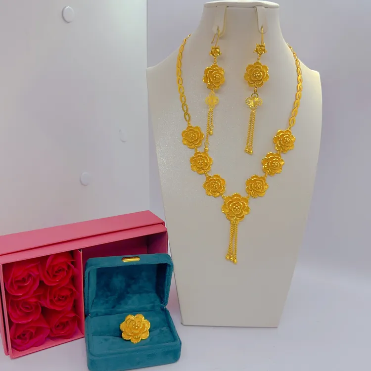 铜合金戒指 新款精美时同款三件套首饰 yigilik.  altun pasun