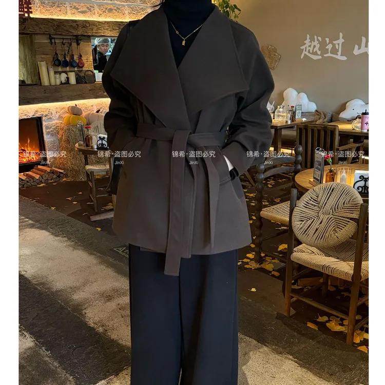 冬季新款2025时尚百搭显瘦宽松版大翻领系带短款毛呢外套#2509