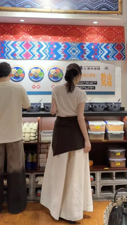 【白色晴空】气质高级感杏色针织上衣搭配高腰长款山本裤两件套装