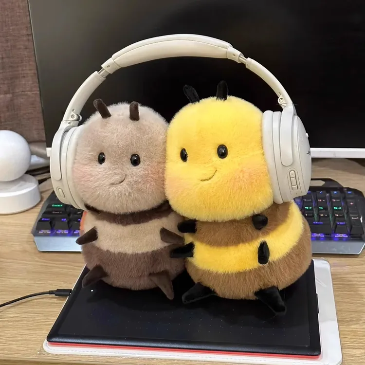 七星瓢虫玩偶小红书同款可爱蜜蜂玩偶抱枕布娃娃毛绒玩具公仔Kiss