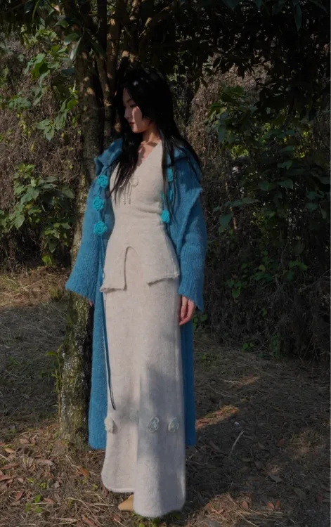 仙子狗尾巴花原创正版孔雀蓝一秒冷白皮毛衣大衣长款