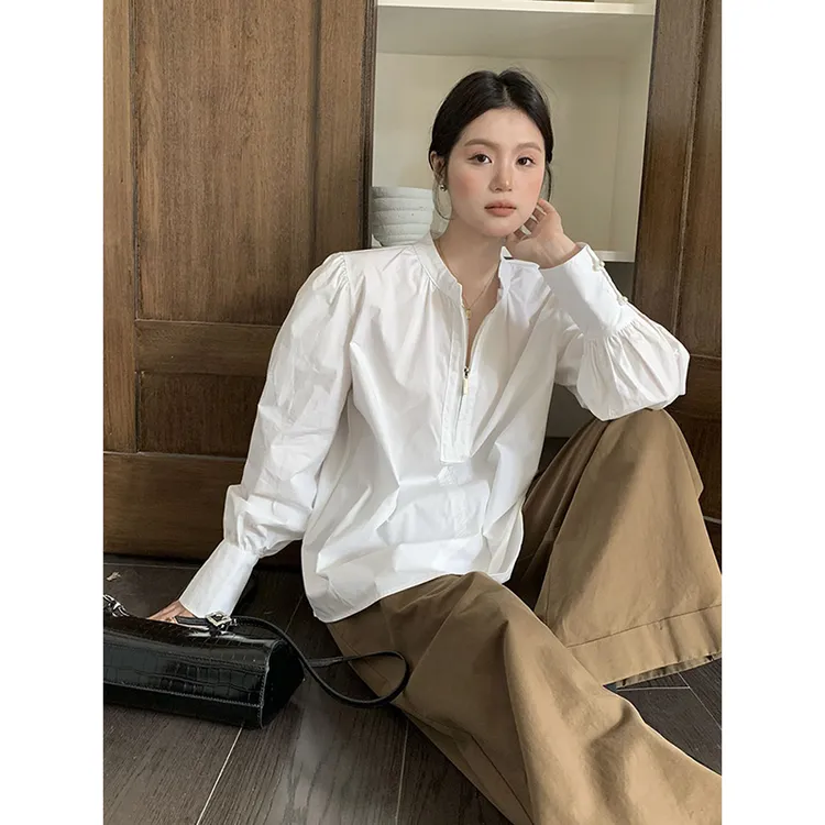 白色法式圆领衬衫女设计感小众简约显瘦洋气拉链泡泡袖打底上衣潮