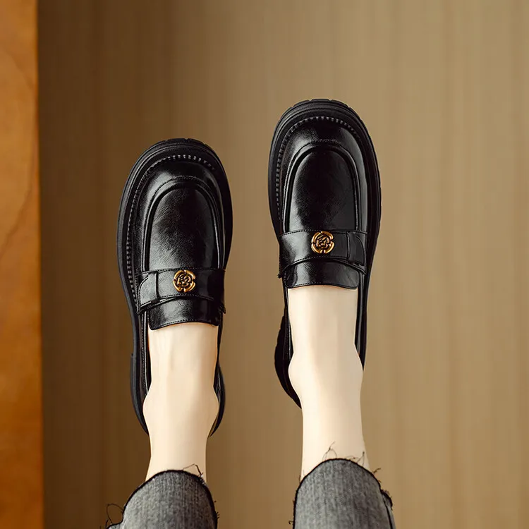 英伦风真皮厚底山茶花乐福鞋女2025新款百搭复古单鞋一脚蹬小皮鞋