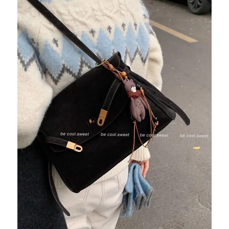 包包女款爆款2025新款秋冬复古时尚单肩包百搭大容量通勤托特包