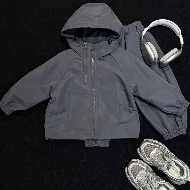 2025秋季新款儿童时尚潮流冲锋衣宝宝连帽童装ZWJ100  
