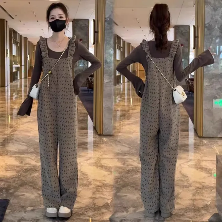时尚套装女2025秋季新款时髦洋气长袖打底上衣碎花背带裤两件套潮