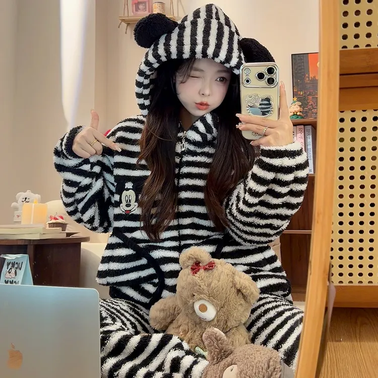 珊瑚绒黑白条纹米奇睡衣女士秋冬季长袖连帽法兰绒加厚家居服套装