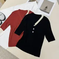 深圳南油白桃美美 拼色V领设计感中袖针织衫早秋新款女时尚A3087
