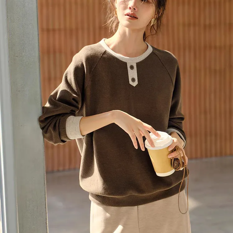 美拉德撞色拼接磨毛绒感卫衣女2025秋季新款宽松休闲运动百搭上衣
