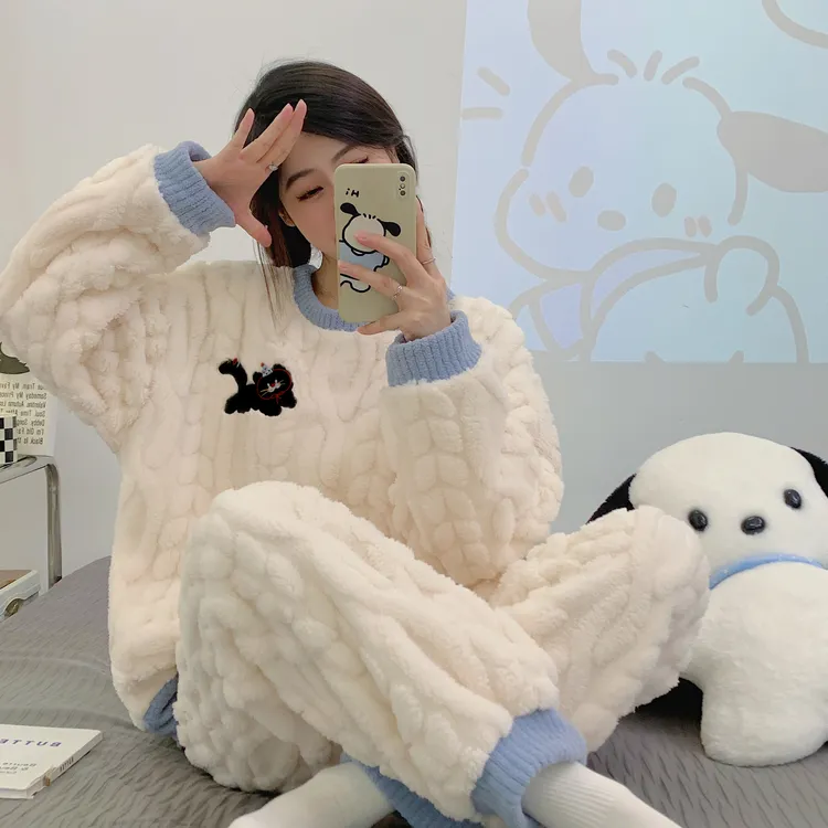 英国CospKosp冬季新款可爱黑猫珊瑚绒睡衣加绒加厚卡通宽松家居服