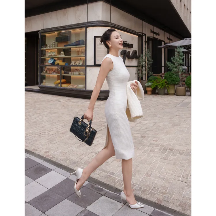 YSU【余书】“经典永恒”系列小香风无袖粗纺连衣裙Y304193