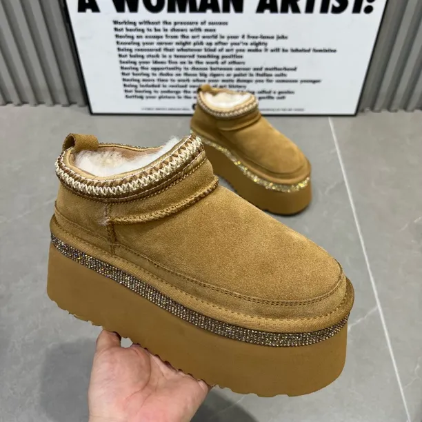 主播推荐2025年（G18-1）8公分厚底雪地靴保暖民族风时尚雪地靴