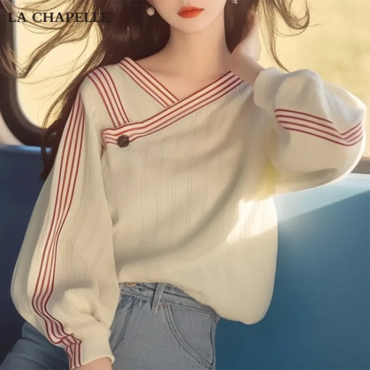 拉夏贝尔韩系慵懒风超好看小个子上衣女宽松斜肩杏色条纹长袖卫衣
