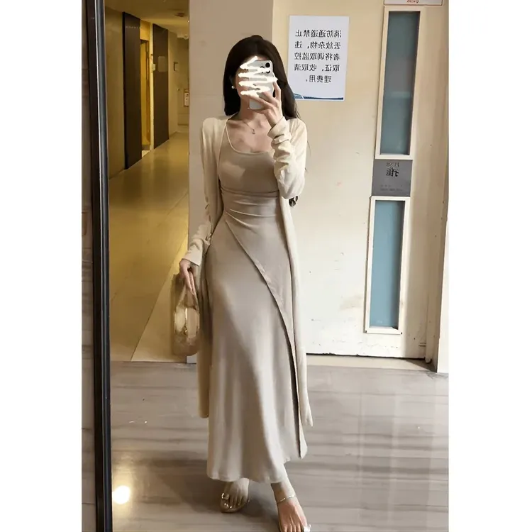 2025春季新款女温柔风中长款针织开衫气质褶皱收腰包臀背带连衣裙