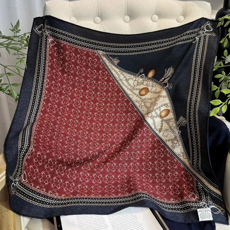 《流金岁月》新年红双面双色百搭秋冬真丝羊毛85*85方巾手工卷边