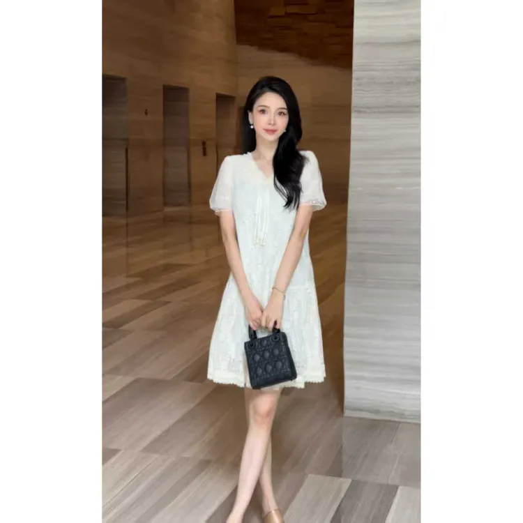 YUANBAO【媛本·ElegEss】法式新款V领蕾丝短袖气质百搭连衣裙裙子