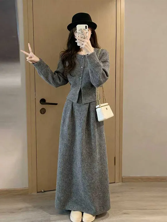 2025一整套极简风针织开衫半身裙两件套女秋冬气质显瘦套装