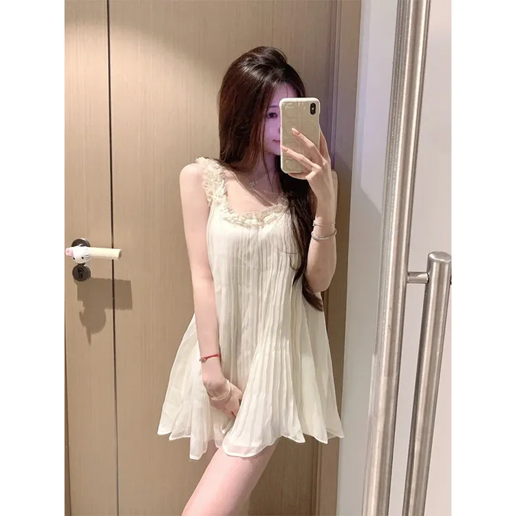 甜美少女纯欲高级感气质睡裙女夏季网红风新款家居大码吊带连衣裙