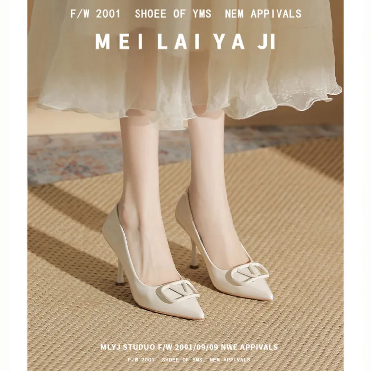 裸色高跟鞋女2025新款V家扣尖头细跟法式漆皮浅口春秋季气质单鞋