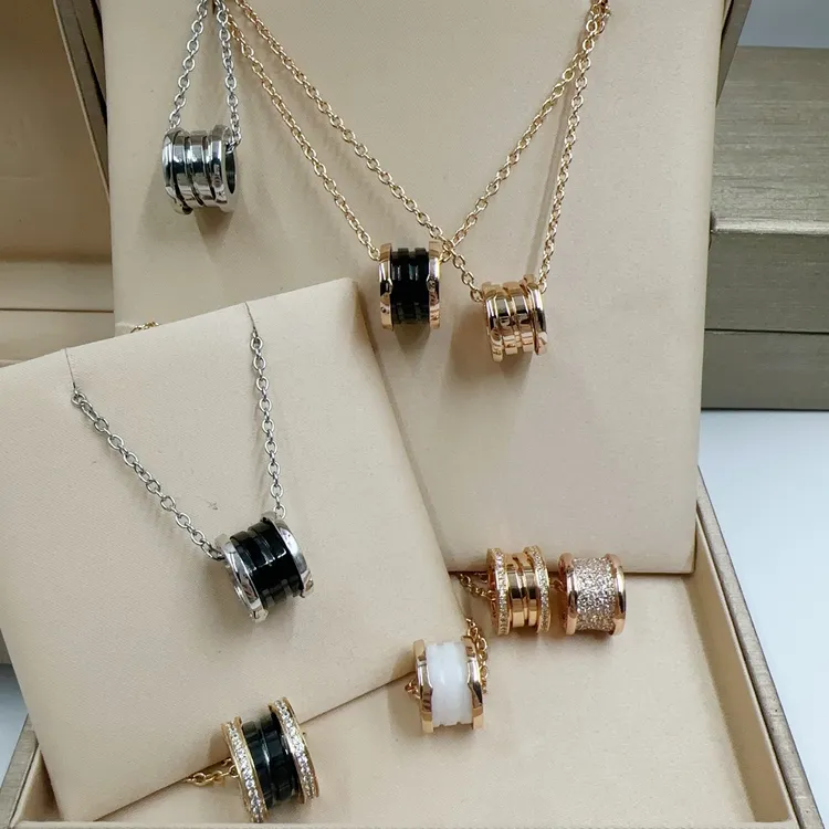 钛钢项链 V金高定小蛮腰项链钛钢48cm吊坠精致百搭陶瓷