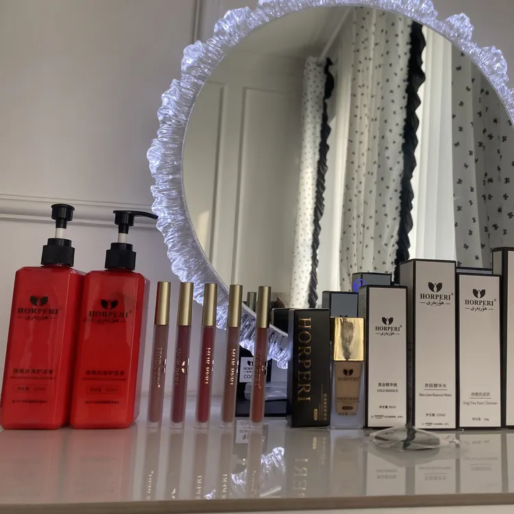 horpari紧致多效四件套洗发水套装口红粉底液粉扑13个产品