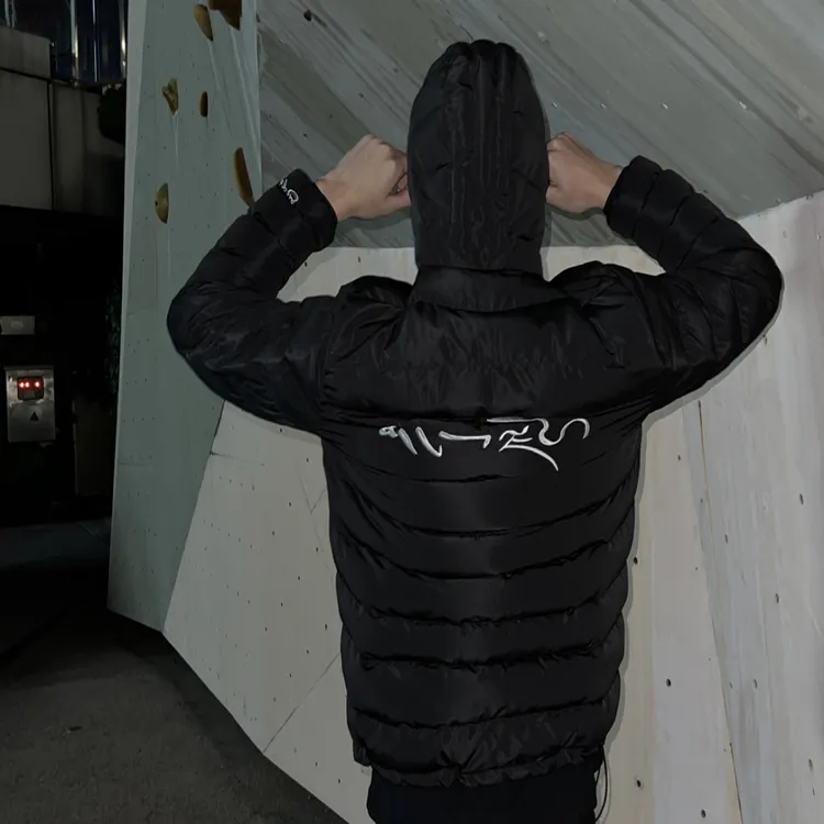 DJWA秋冬棉衣外套修身藏式刺绣设计感排骨服爆款棉袄连帽保暖