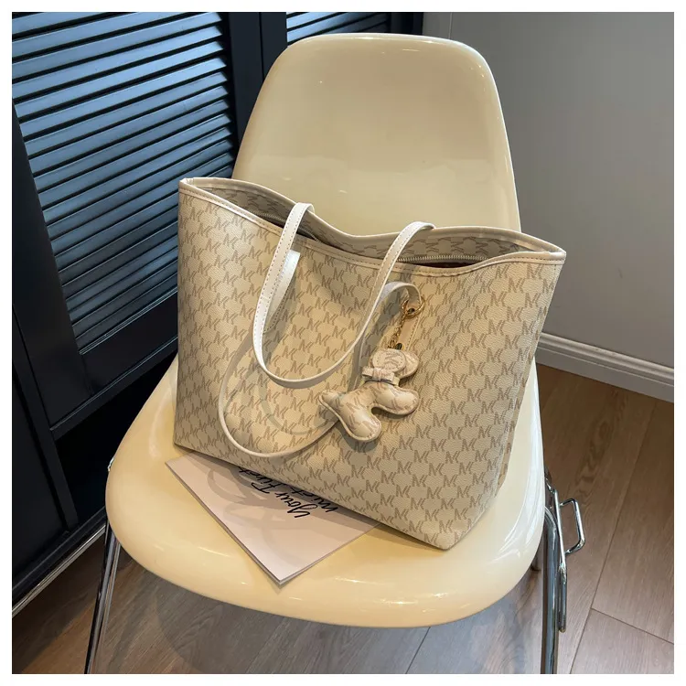 2025新款秋季包包潮流轻奢女包大容量通勤托特包单肩包手拎托特包