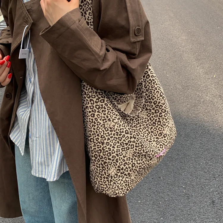 时尚豹纹帆布包大容量单肩包日系文艺百搭慵懒风休闲包斜挎包时装